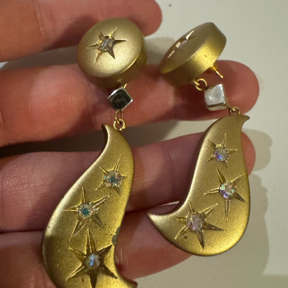 Vintage gold tone post earrings with Aurora Borealis style crystals - Picture 6 of 9